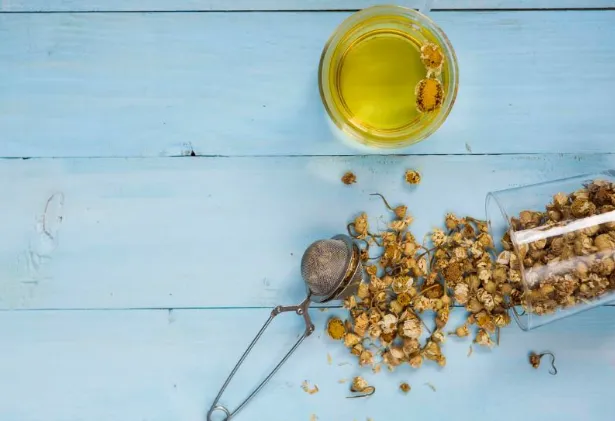Zbuloni bimët aromatike që luftojnë fryrjen dhe sheshojnë barkun
