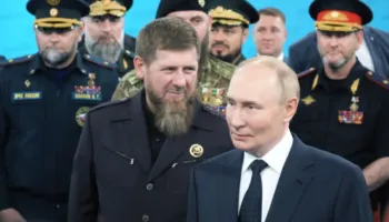 Zelensky kërkoi ndihmën e SHBA për të ushtruar presion/ Përgjigjet lideri çeçen: Të kishe një fije burrëri ti…