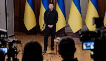 Zelensky zotohet se Ukraina do ta vazhdojë luftën nëse bisedimet për paqe dështojnë
