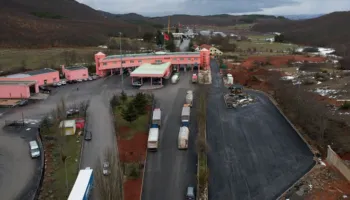 “Zhbllokohet” pika kufitare e Qafë-Thanës, pas 3 ditësh rifillon lëvizja e kamionëve