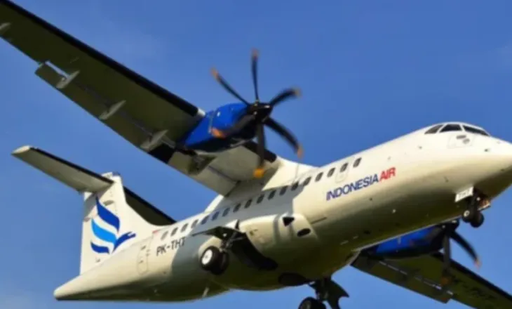 Zhduket avioni me 11 persona në bord në Indonezi