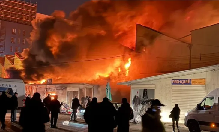 Zjarr i frikshëm në tregun e rrobave të përdorura tek ”5 Maji”, dikush e ka piketuar për Kulla!