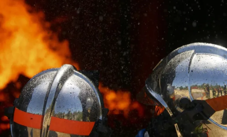 Zjarr në dy fabrika në Malajzi, raportohet për viktima