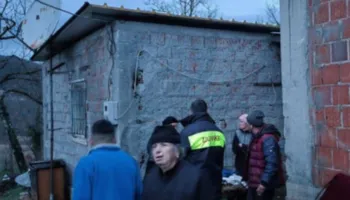 Zjarr në një banesë në Rrëshen/ 1 grua në spital nga asfiksia