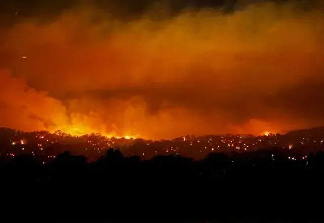 Zjarre masive në shtetin e Viktorias së Australisë, shpallet gjendja e jashtëzakonshme, digjen 1.5 milionë ha tokë pyjore