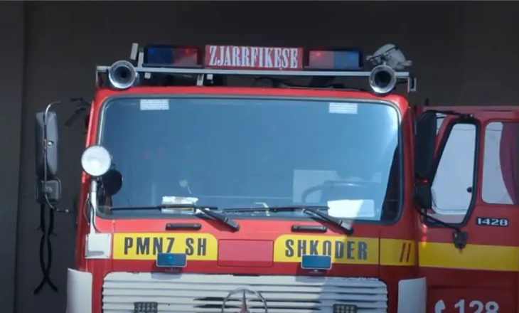 Zjarri përfshin një banesë në lagjen “Partizani”, flakët dëmtojnë një 80- vjeçar që jetonte aty…
