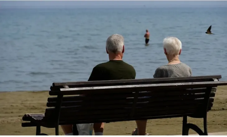 Zonat blu: A janë pikat e nxehta globale të jetëgjatësisë një mit? Studimi i ri tregon se ku njerëzit jetojnë vërtet më gjatë