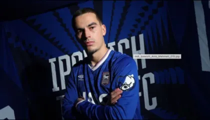 ZYRTARE/ Nënshkruan me skuadrën e…Ed Sheeran, Anis Mehmeti qëndron në Championship