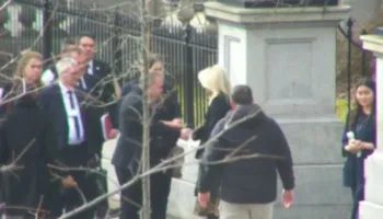 Zyrtarët danezë mbërrijnë për diskutimet në Shtëpinë e Bardhë ku i pret JD Vance dhe Rubio, çfarë do të ndodhë me Groenlandën?