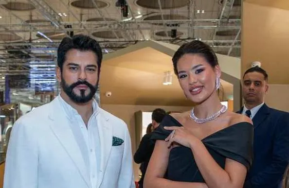 1 milion dollarë për një foto me Burak Ozçivit?