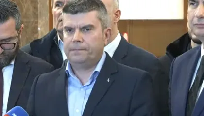 15 parti në një front të përbashkët, Hasimja: Qeveri tranzitore dhe protestë kombëtare më 20 shkurt