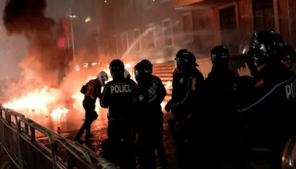 16 efektivë të plagosur, Ministrja e Brendshme shkon në spital: Kanë djegie të konsiderueshme, nuk ishte protestë, por tentativë vrasjeje