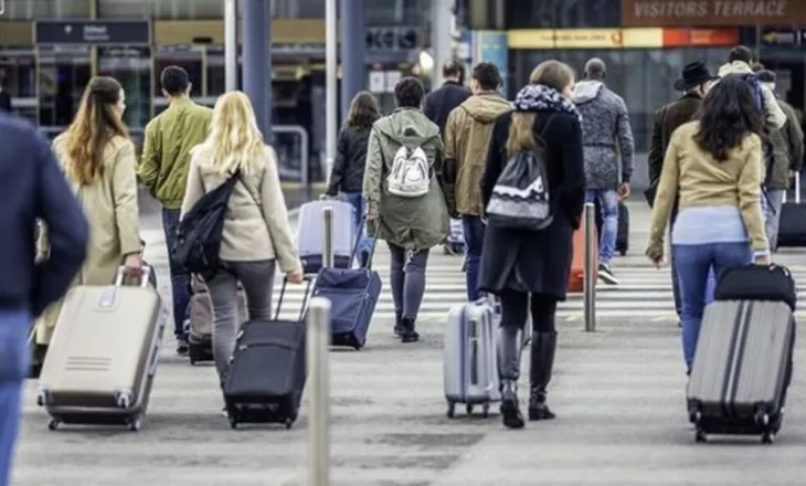 18 mijë të rinj në vetëm 1 vit/ Shqipëria kryeson Europën për emigrimin e të rinjve