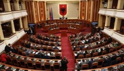 18 orë seancë maratonë në Kuvend/ Zgjidhen 4 anëtarët e rinj të Këshillit Mbikëqyrës të BSH (EMRAT)