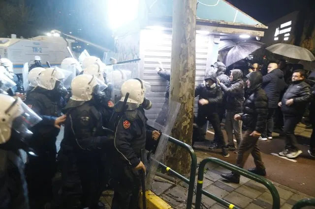 19 policë të lënduar në protestën e opozitës, Lamallari: Akt kriminal dhe shkelje e së drejtës për tubim paqësor