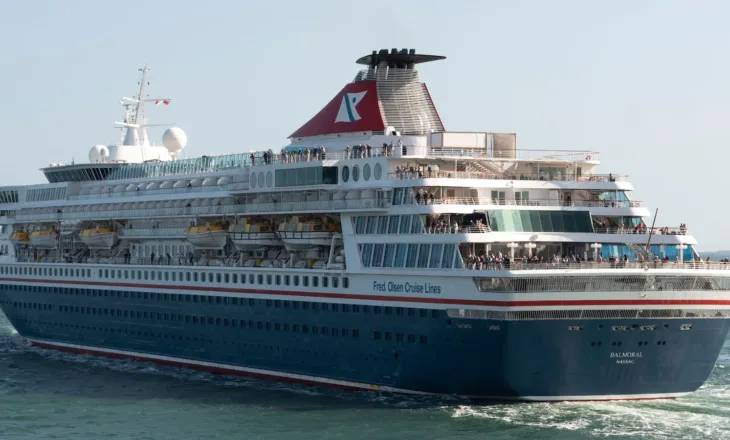 200 pasagjerë kroçiere sëmuren pas një sëmundje të rëndë