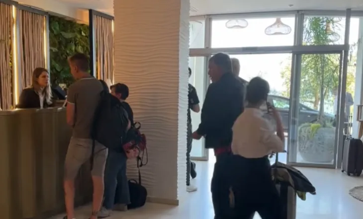 25% e turistëve akomodohen në Shqipëri, ekspertët: Shtohen turistët traznit, problem informaliteti në strukturat me qira