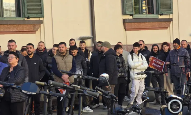 4 muaj pa monopatiba, qytetarët në protestë para Ministrisë së Brendshme (VIDEO)