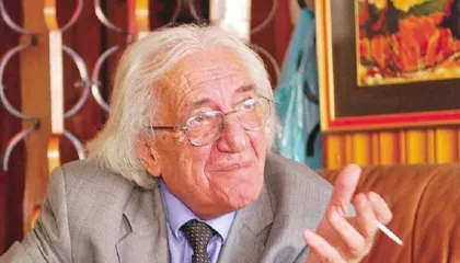 9 vite pa penën e Dritëro Agollit, poeti që la gjurmë në letërsinë shqiptare