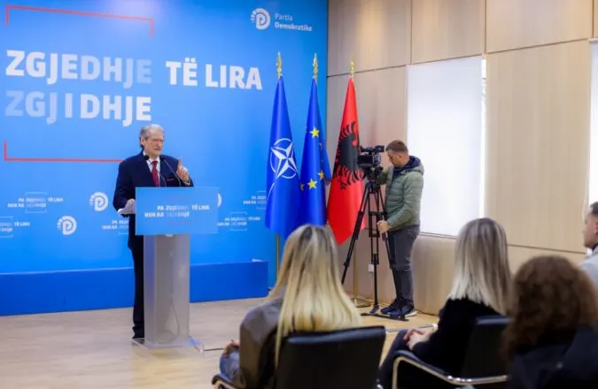 A do të ketë ngujim në shesh?/ Berisha zbulon skenarin e protestës: Do të organizojmë vetëm…