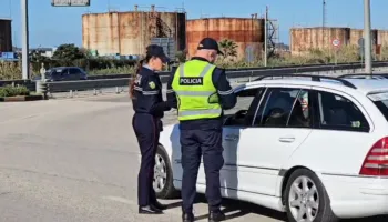 Abuzimet me licencat dhe mosrespektimi i vendparkimeve, policia “aksion” në Vlorë