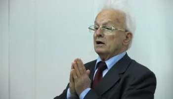 Adem Demaçi, shqiptari që i kaloi 28 vjet të jetës në burg