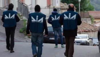 ‘Aferat e parisianëve me mafien shqiptare’: 26 persona po kërkohen të dalin në gjyq në Bari për trafik ndërkombëtar droge