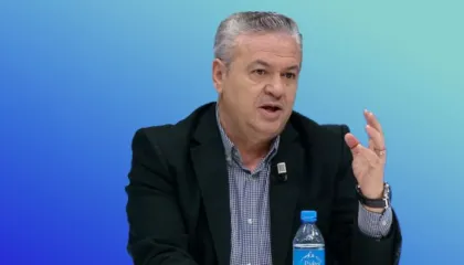 “Agaçi komandonte gjithë qeverinë”, Myslim Murrizi: Rama do afrojë njerëz të pistë që të firmosin dhe t’i flakë