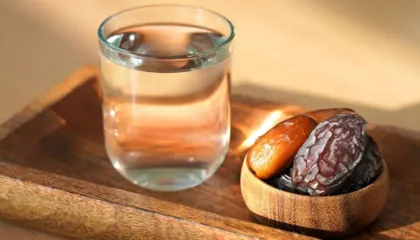 Agjërimi gjatë muajit të Ramazanit, hapat e rëndësishëm që duhet të ndiqni gjatë konsumit të syfyrit dhe iftarit