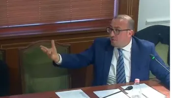 Akademi për diplomatët, ironizon Korreshi: Përralla me mbret! Njësoj si akademia e barinjve të Krifcës