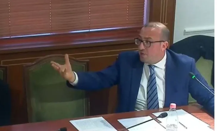 Akademi për diplomatët, ironizon Korreshi: Përralla me mbret! Njësoj si akademia e barinjve të Krifcës