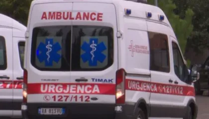 Aksident fatal në “Vorë-Fushë-Prezë”, 23-vjeçare humb jetën pas përplasjes me barrierat anësore