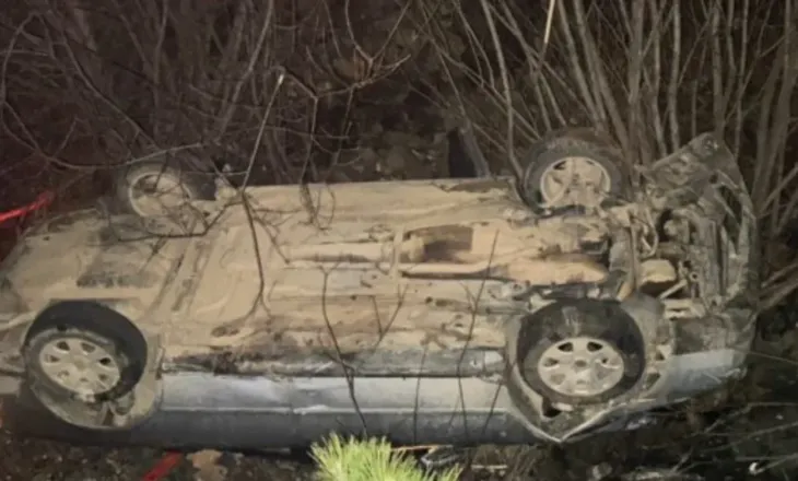 Aksident i frikshëm në Pukë/ “Audi” del nga rruga dhe përfundon në greminë, shoferi dërgohet me urgjencë në spital