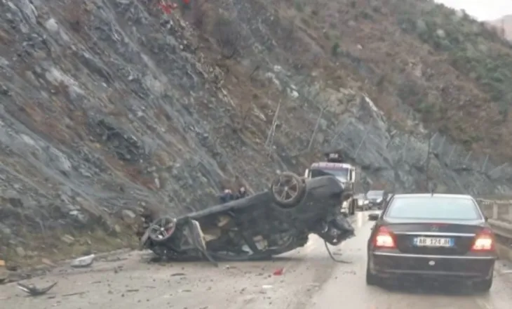 Aksident i rëndë në aksin Librazhd-Elbasan, makinat përplasen kokë më kokë