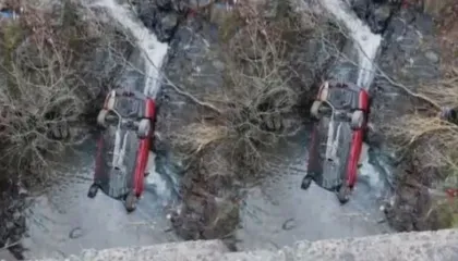 Aksident i rëndë në Burrel, makina bie nga ura e Ulzës në humnerë