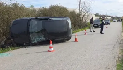 Aksident në aksin Fier-Libofshë, përmbyset makina, lëndohet shoferja