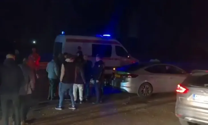 Aksident në aksin Fier-Lushnjë, automjeti përplas për vdekje këmbësorin, ndërron jetë në vendngjarje 70-vjeçari