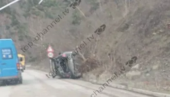 Aksident në aksin Librazhd-Elbasan, përmbysen në rrugë dy automjete