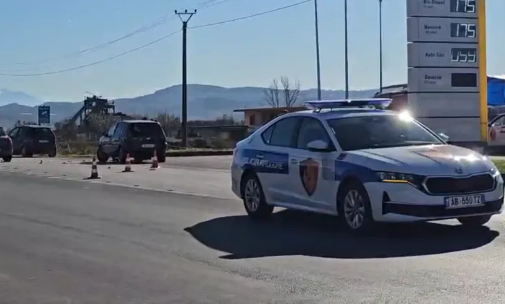 Aksident në aksin Librazhd–Prrenjas, përmbyset një automjet pranë urës së Bushtricës