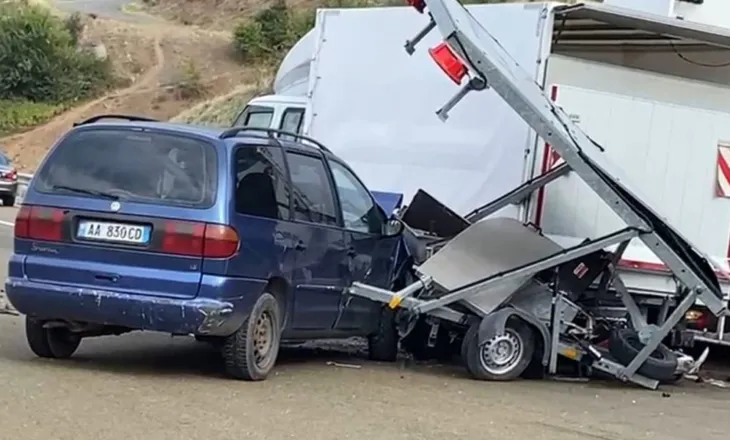 Aksident në autostradën Tiranë-Elbasan, përplasen 4 makina, bllokohet qarkullimi