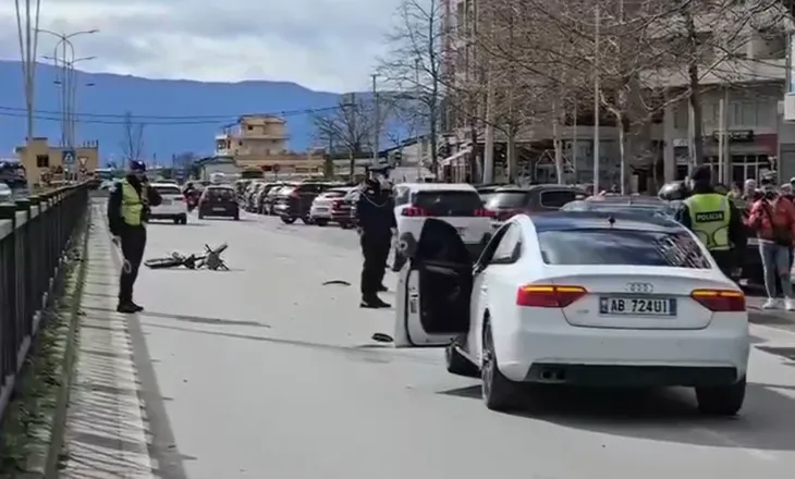 Aksident në Vlorë, “Audi” përplas një person që po lëvizte me biçikletë