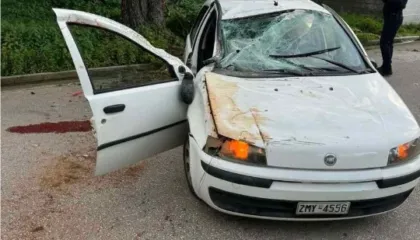 Aksident tragjik në Athinë, humb jetën 15-vjeçari; mes të plagosurve edhe një i mitur shqiptar