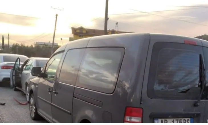 Aksident zinxhir në aksin Peqin–Elbasan, tre automjete përplasen njëri pas tjetrit