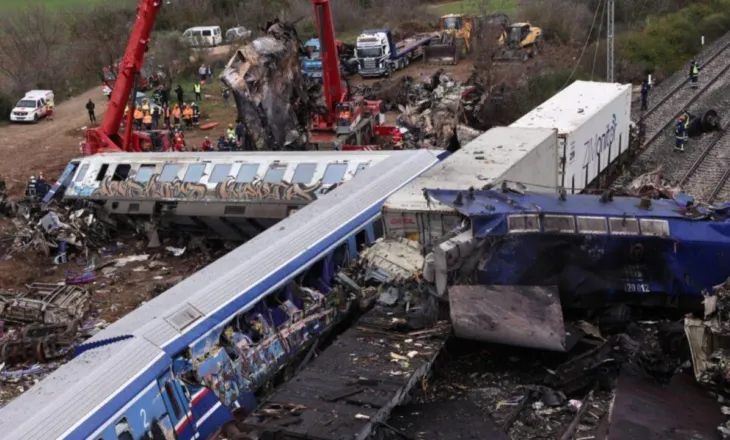 Aksidenti tragjik hekurudhor në Greqi, sot tre vite nga vdekja e 57 personave, grekët në protestë: Krimi nuk do të mbulohet