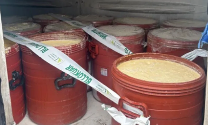 AKU vijon aksionin! Kontrollon baxhon në Fier: Bllokon gjalpë, dhjathë dhe gjizë