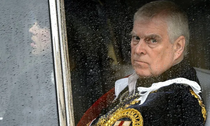 Akuza të reja për ish-princin britanik Andrew, udhëtime e masazhe me paratë e taksapaguesve, dëshmia e fortë e ish-nëpunësit