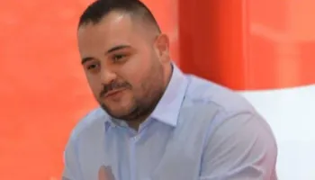 Akuzohet për gjobëvënie ndaj një zyrtari të shëndetësisë, arrestohet gazetari Elio Laze, i sekuestrohen 5000 euro dhe 4 celularë