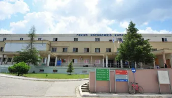 Alarm në një spital në Greqi, gjendet qese me kocka njerëzore në koshin e mbeturinave