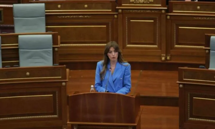 Albulena Haxhiu zgjidhet Kryetare e Kuvendit të Kosovës