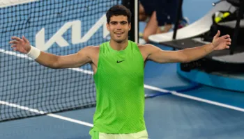 Alcaraz shkëlqen edhe në Doha, mposht për 50 minuta Fils dhe fiton trofeun e dytë sezonal